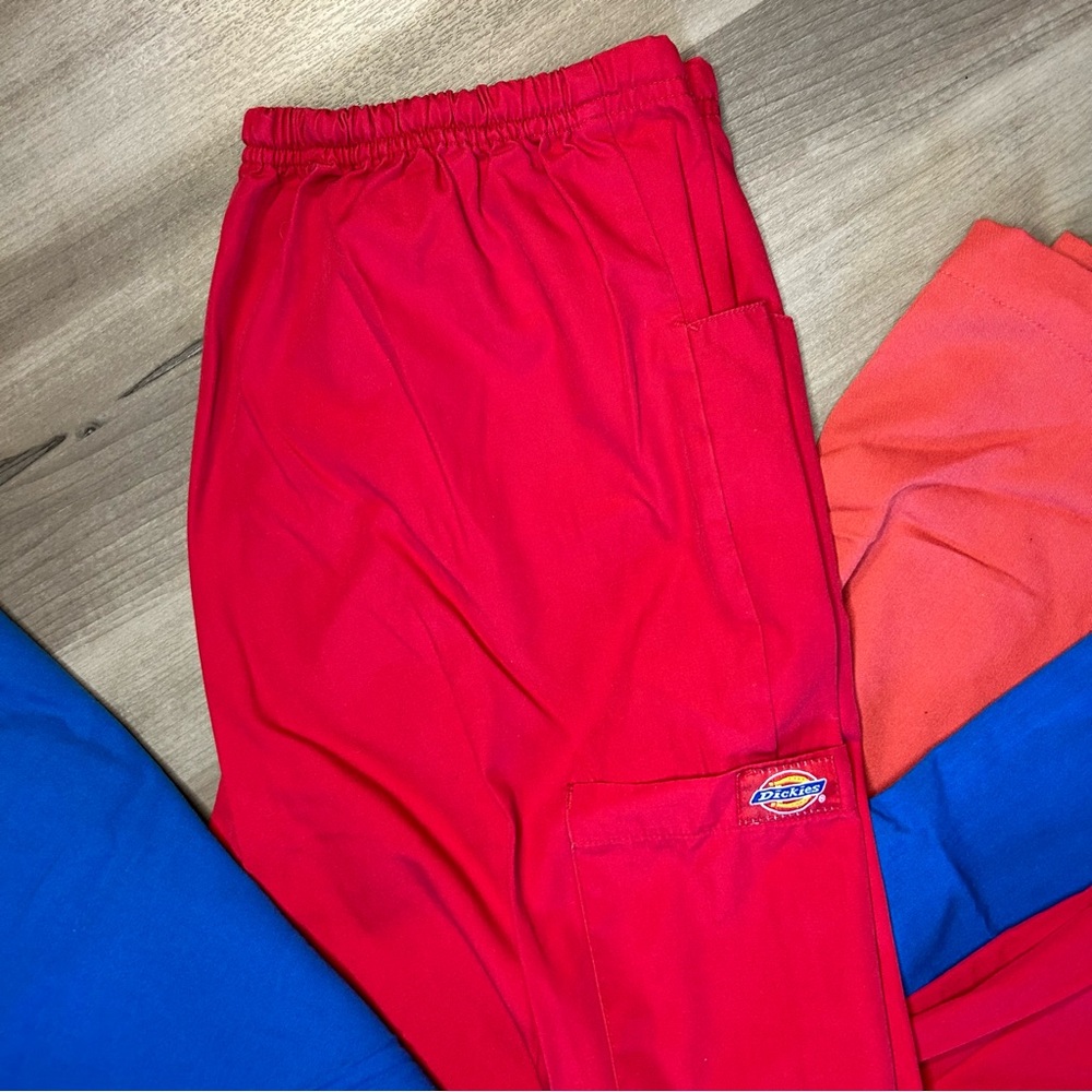 Lot of 3 size small scrub pants. - Picture 3 of 5